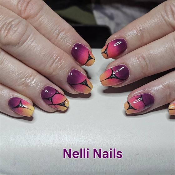 Bordó-lila-arany márványos műköröm – Nelli Nails, Hidas